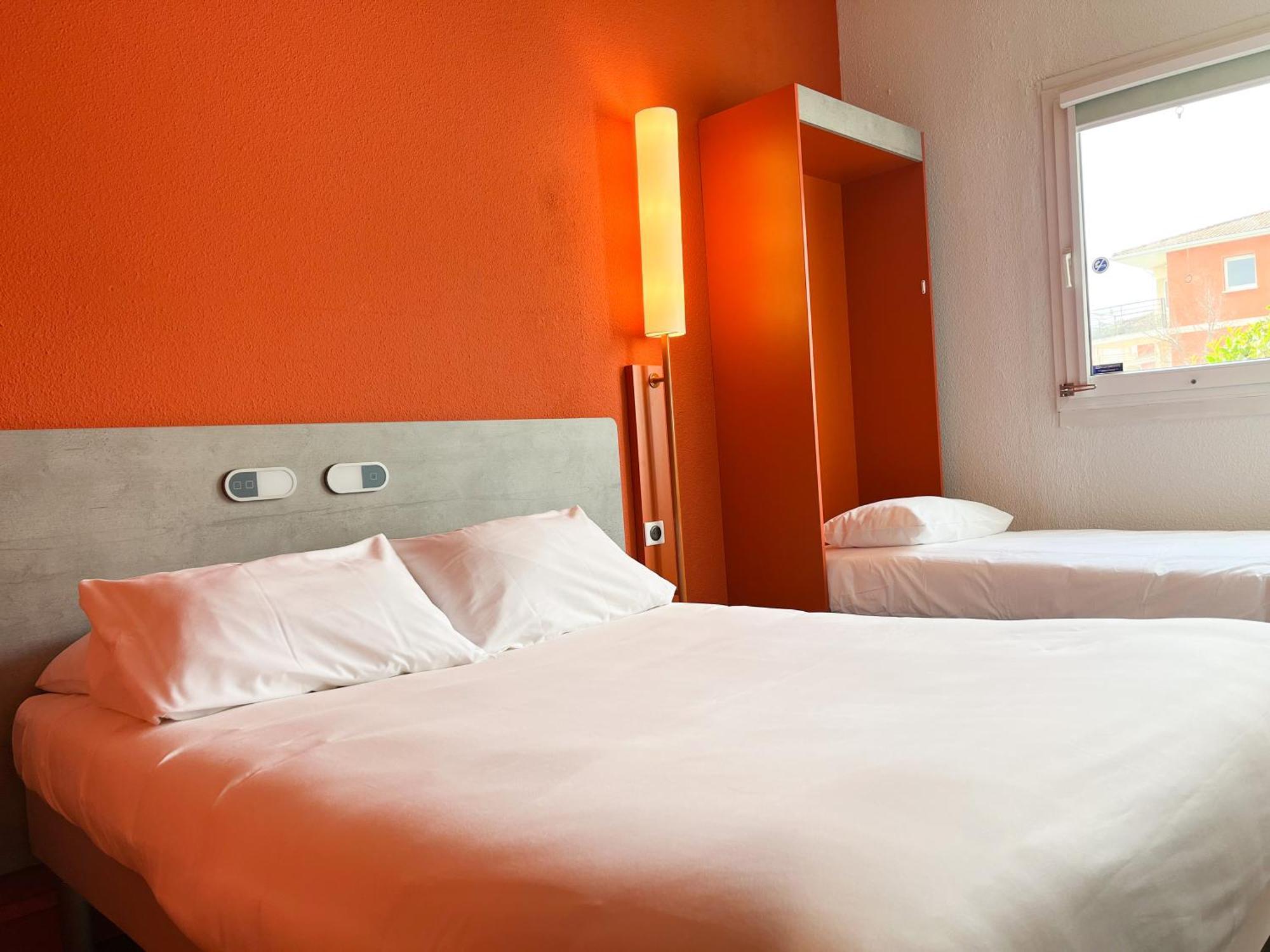Ibis Budget Saint Christol Les Ales Exterior photo