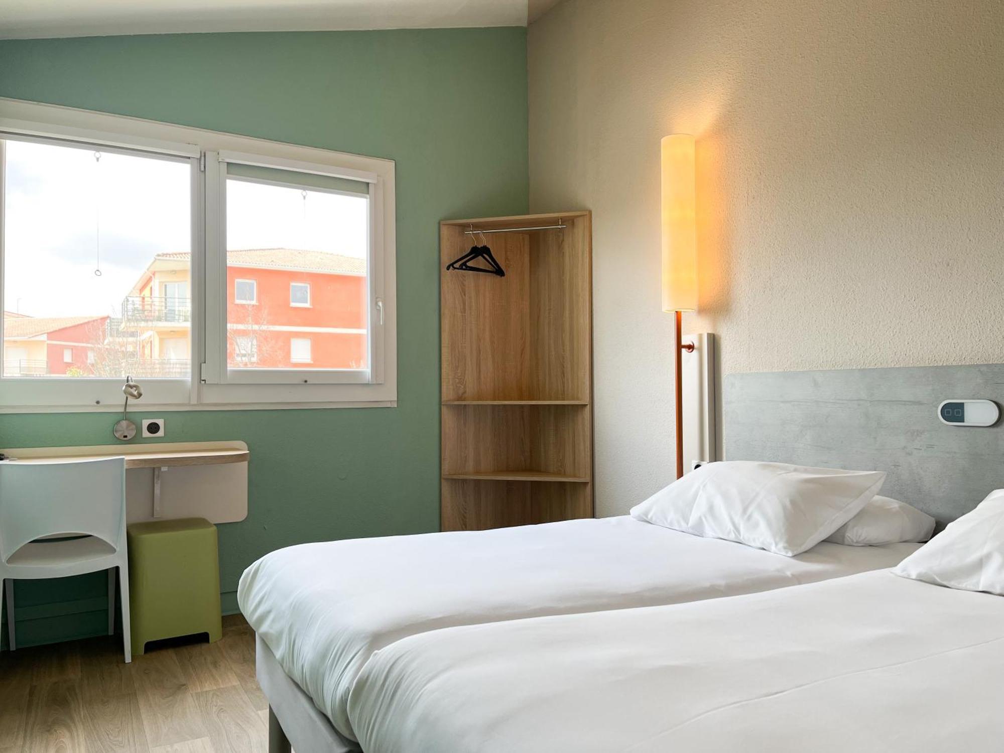 Ibis Budget Saint Christol Les Ales Exterior photo