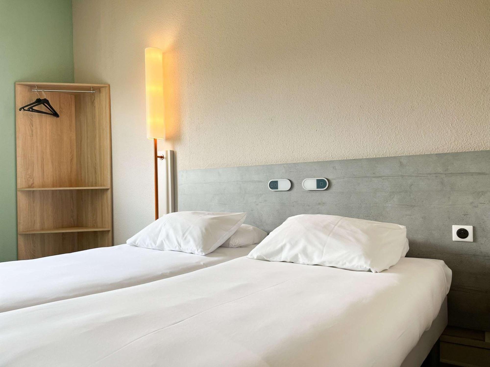 Ibis Budget Saint Christol Les Ales Exterior photo