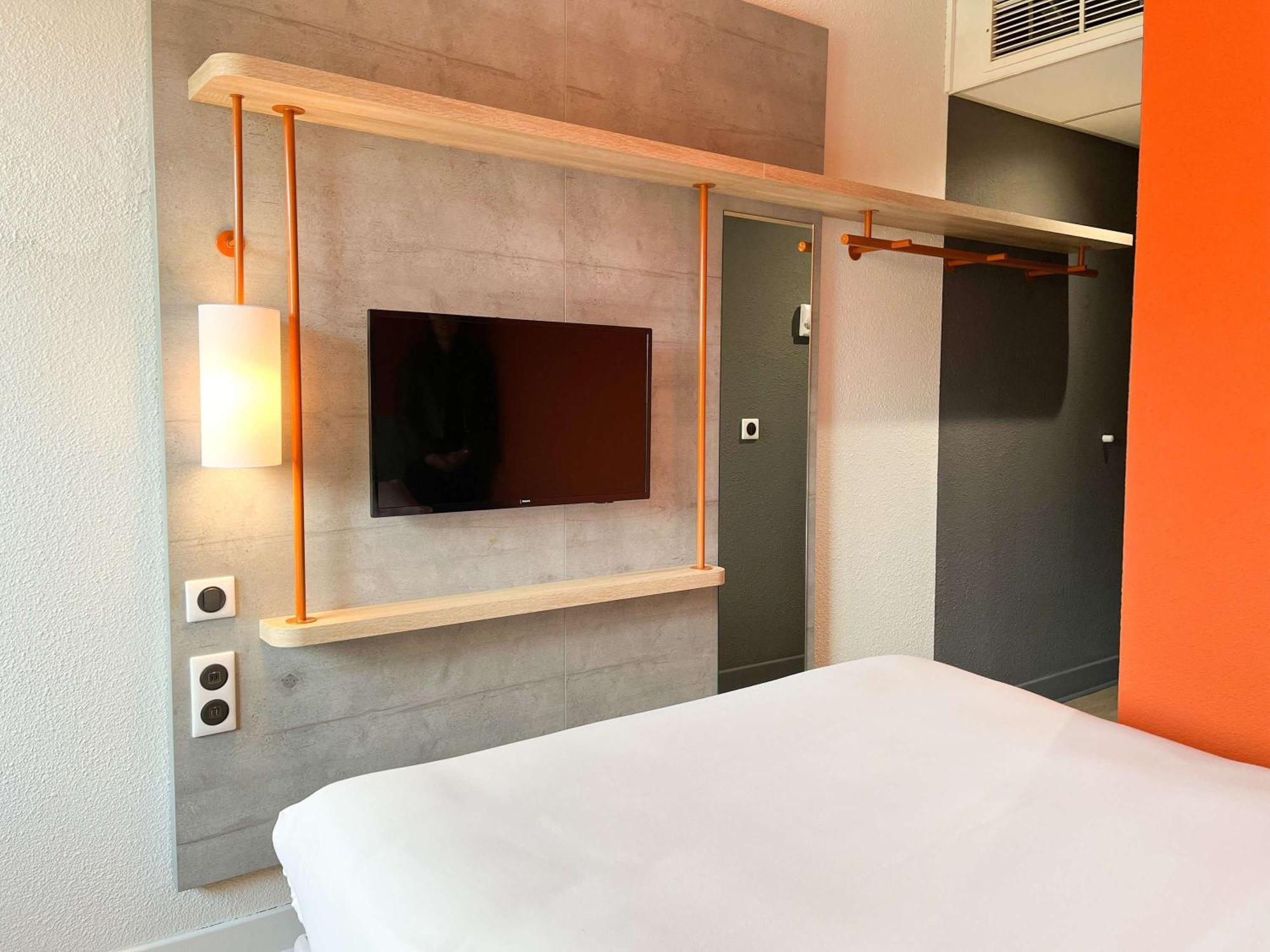 Ibis Budget Saint Christol Les Ales Exterior photo