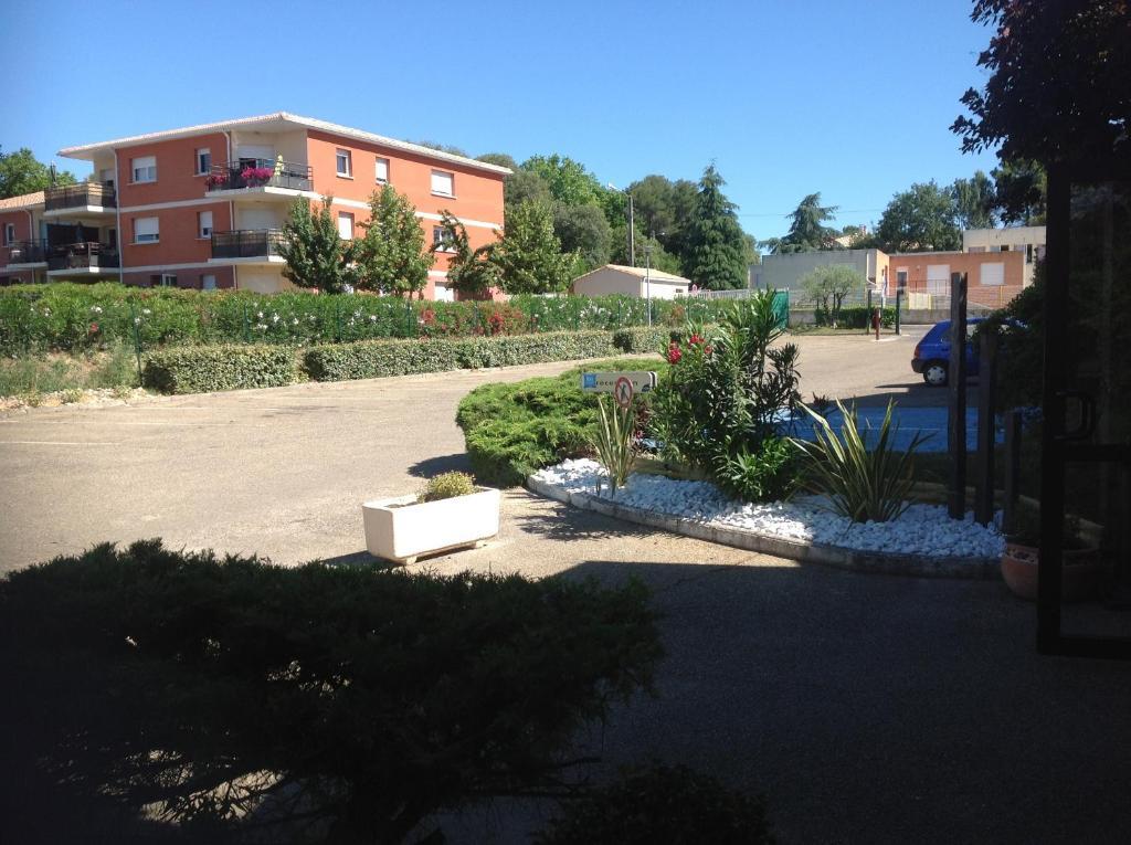 Ibis Budget Saint Christol Les Ales Exterior photo